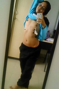 Awek Melayu Tindik Tetek